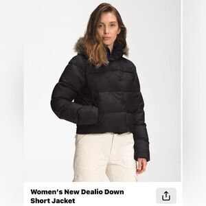 The North Face Women's Dealio down black Puffer short Jacket. Size Large